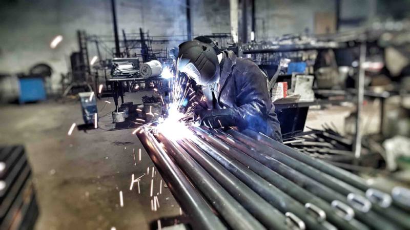 Какие материалы используют при изготовлении уличного спортивного оборудования в Петропавловске-Камчатском?